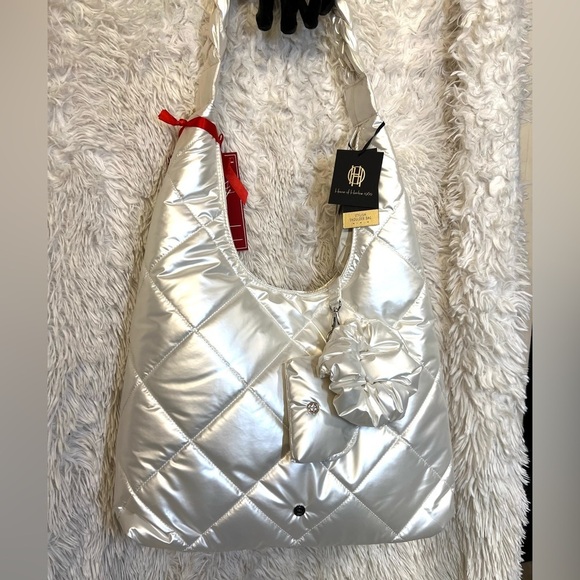 ❤️❤️NWT-HOUSE OF HARLOW 1960 WHITE/ PEARL QUILTED PUFFER HOBO SET❤️❤️ - Picture 7 of 14